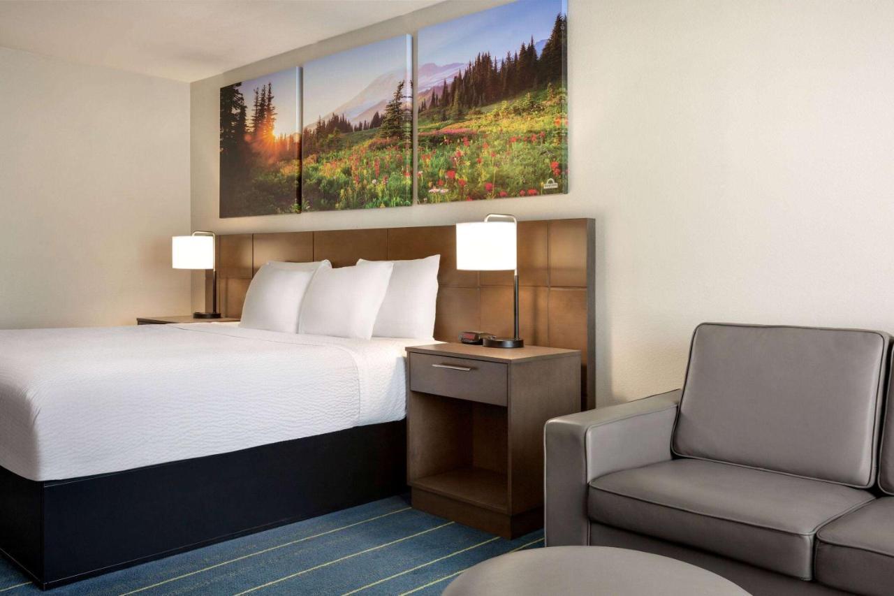 Days Inn & Suites By Wyndham Anaheim At Disneyland Park Exterior foto